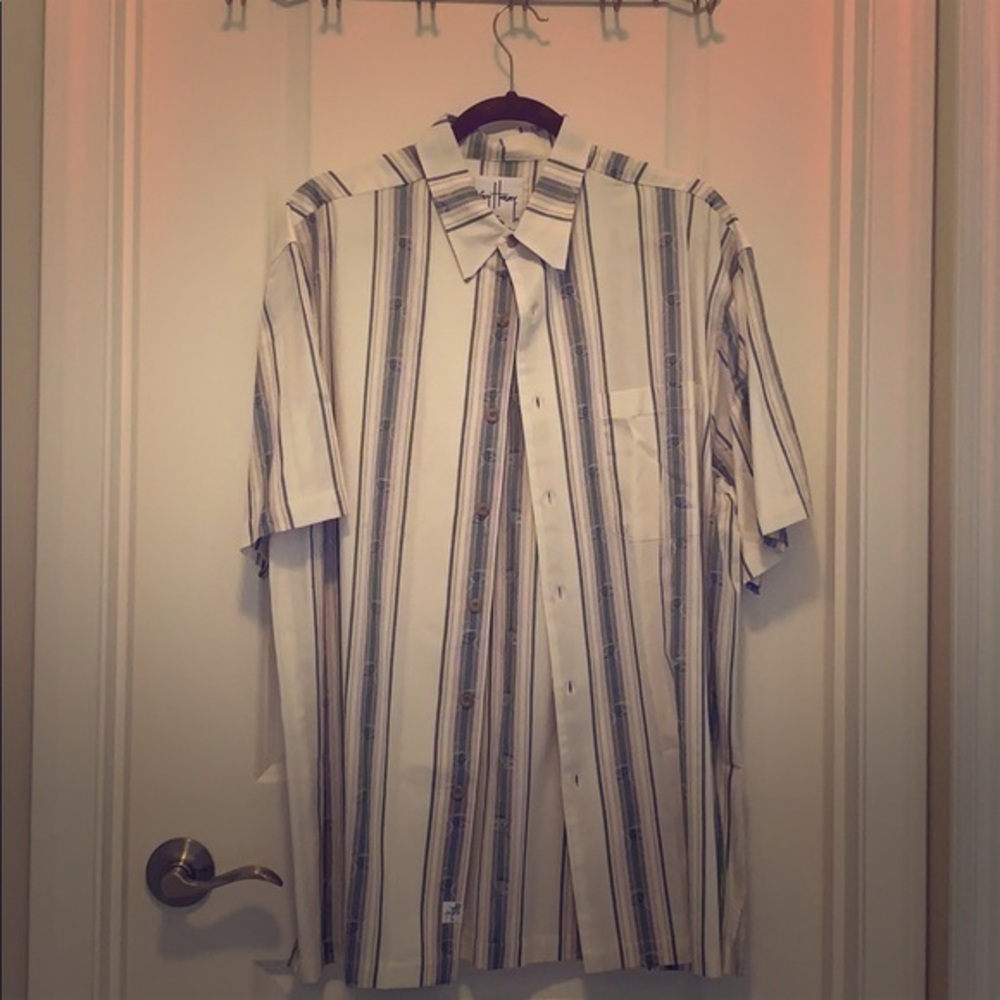 Guy Harvey’s Men’s button down shirt medium